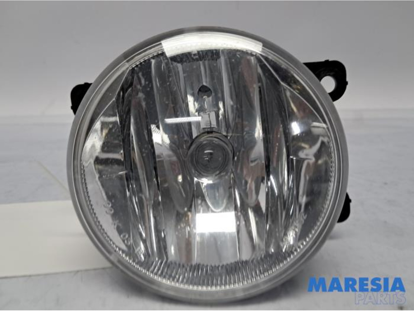 Peugeot - 208 - Fog light, front left