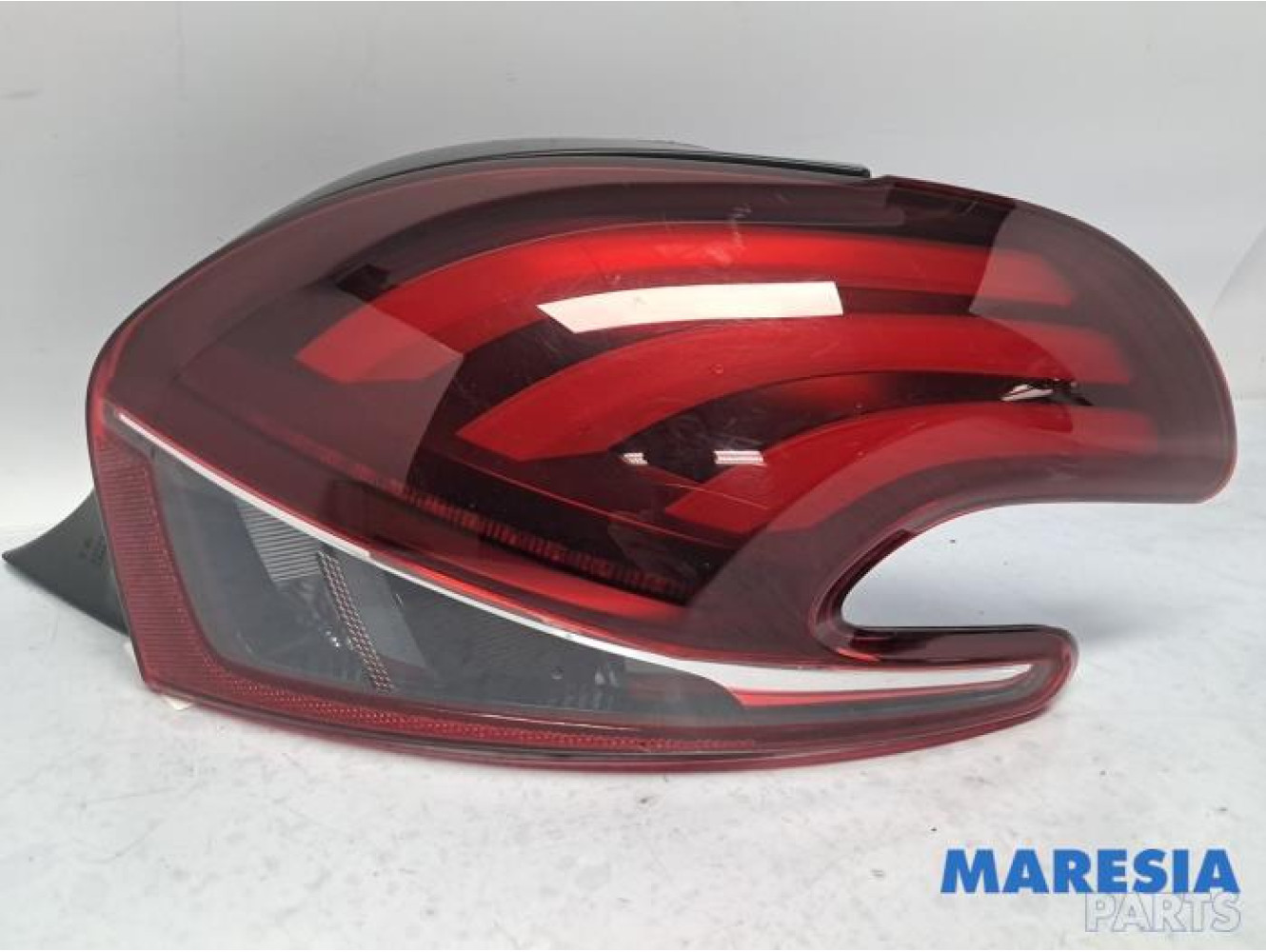 Peugeot - 208 - Feu arrière droit