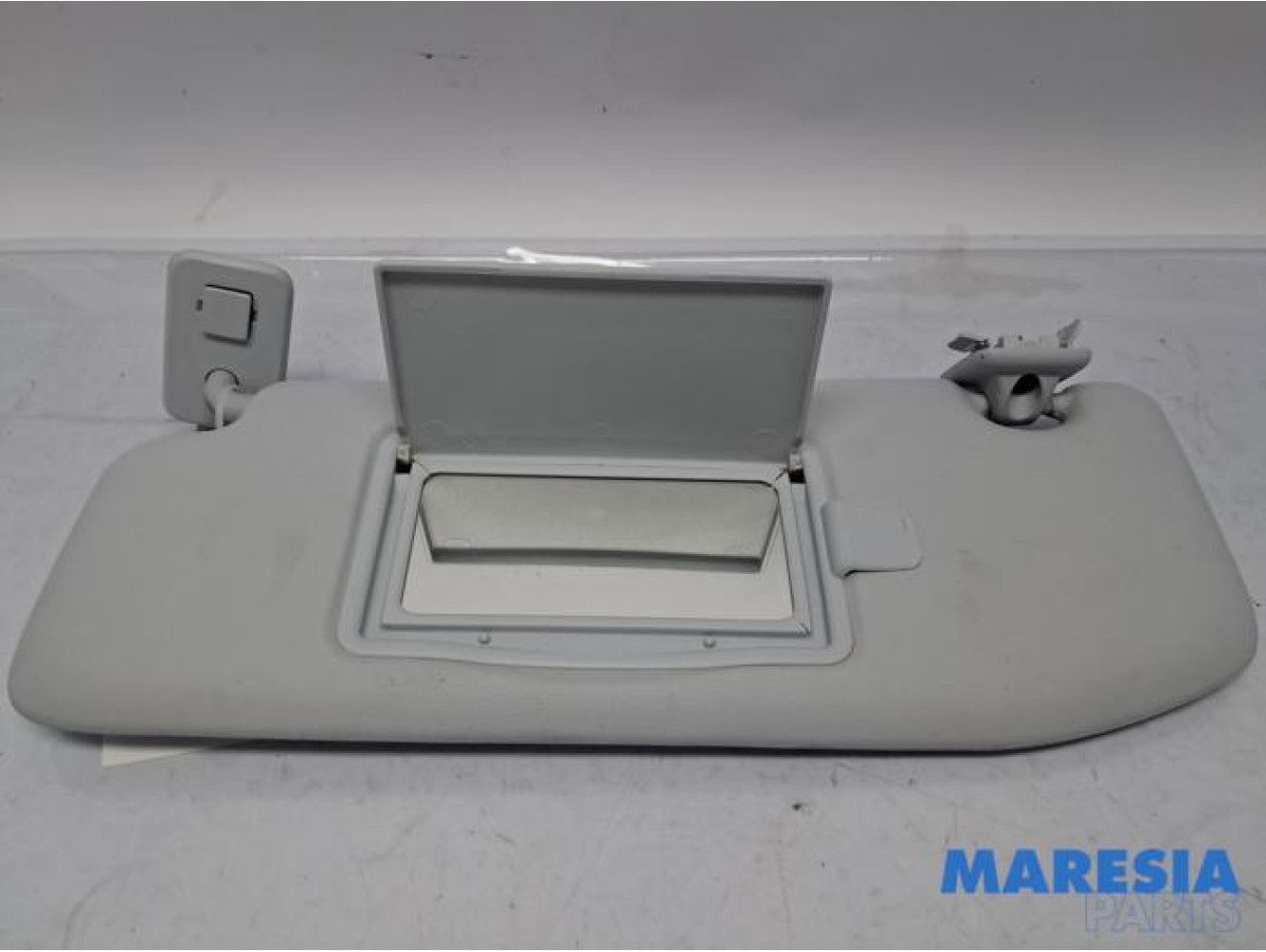 Peugeot - 208 - Sonnenblende