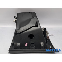 Peugeot - 208 - Glovebox