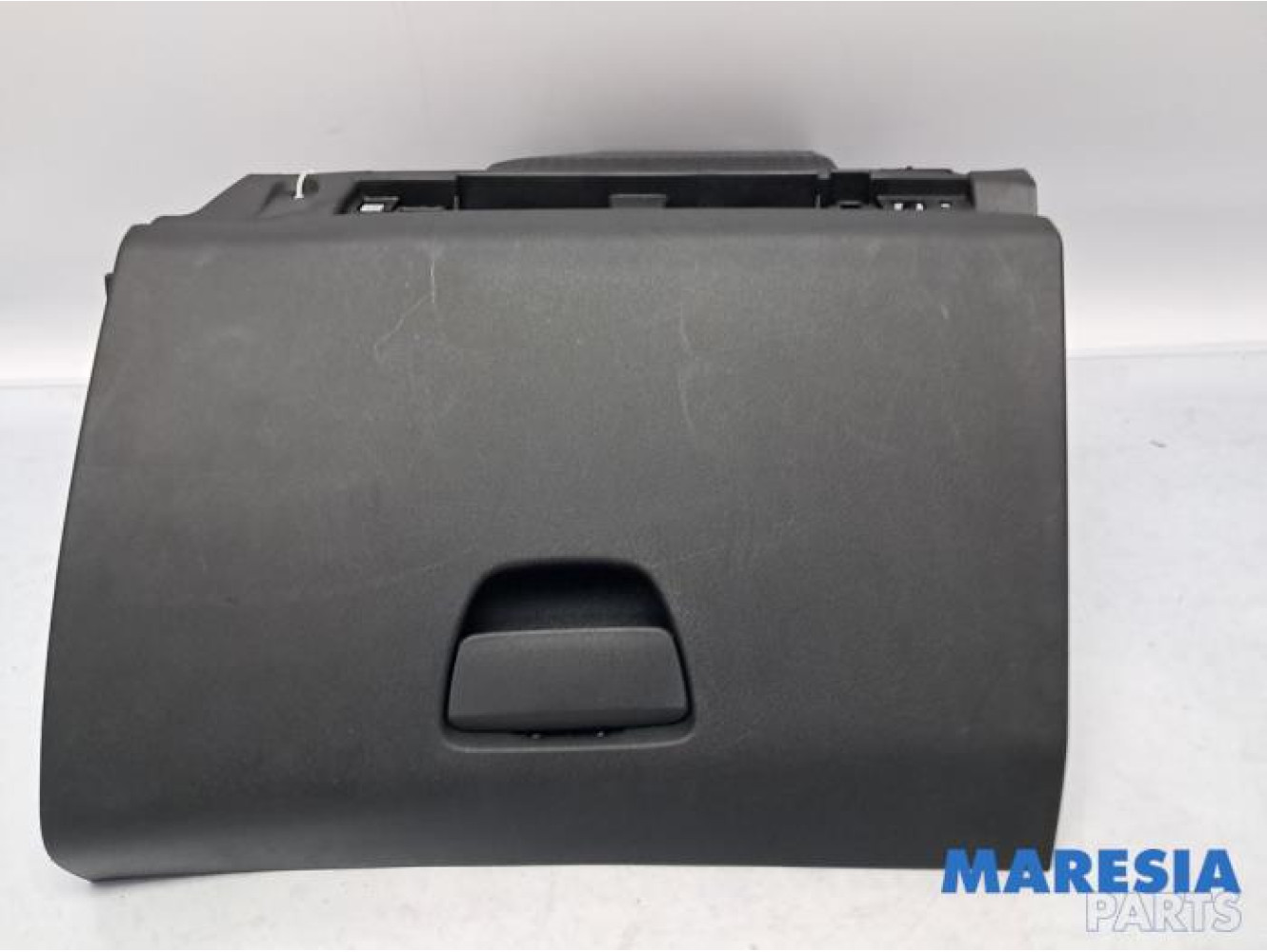 Peugeot - 208 - Boîte à gants