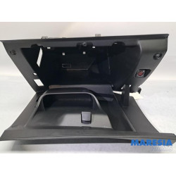 Peugeot - 208 - Glovebox