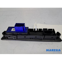 Peugeot - 208 - Switch