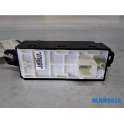 Peugeot - 208 - Panneau de commandes navigation