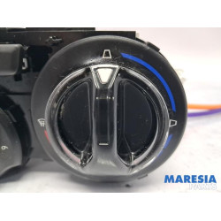 Peugeot - 208 - Heater control panel