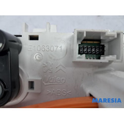 Peugeot - 208 - Heater control panel