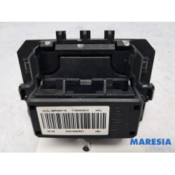 Peugeot - 208 - Kachel Weerstand