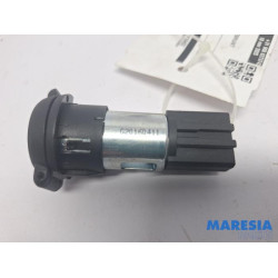 Peugeot - 208 - 12 volt connection