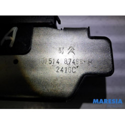 Peugeot - 208 - Tailgate lock mechanism