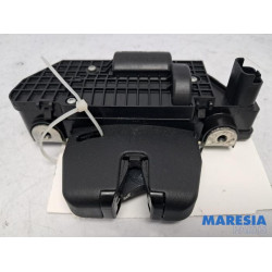 Peugeot - 208 - Tailgate lock mechanism