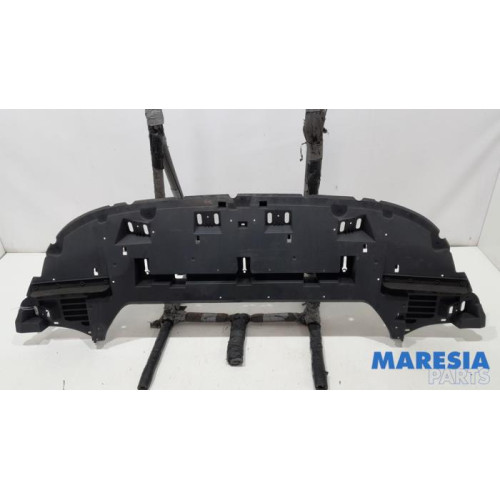 Citroen - DS4 - Bumper onderplaat