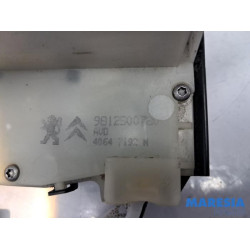 Peugeot - 208 - Front door lock mechanism 4-door, right