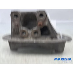 Citroen - C6 - Engine mount
