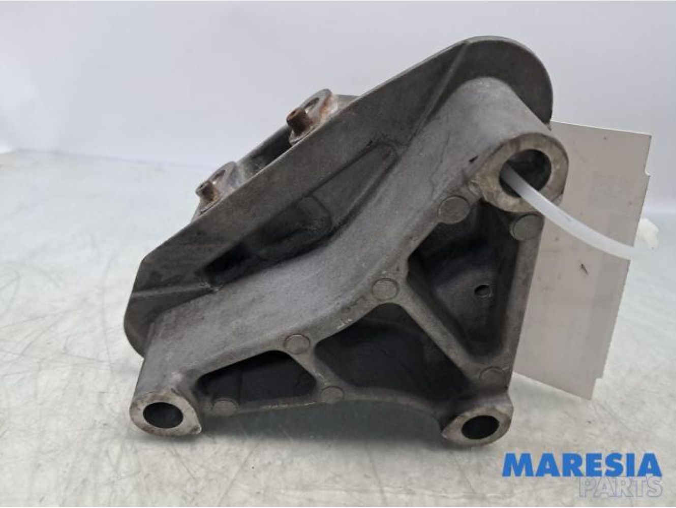 Citroen - C6 - Engine mount
