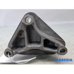 Citroen - C6 - Engine mount