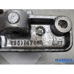 Citroen - C6 - Engine mount