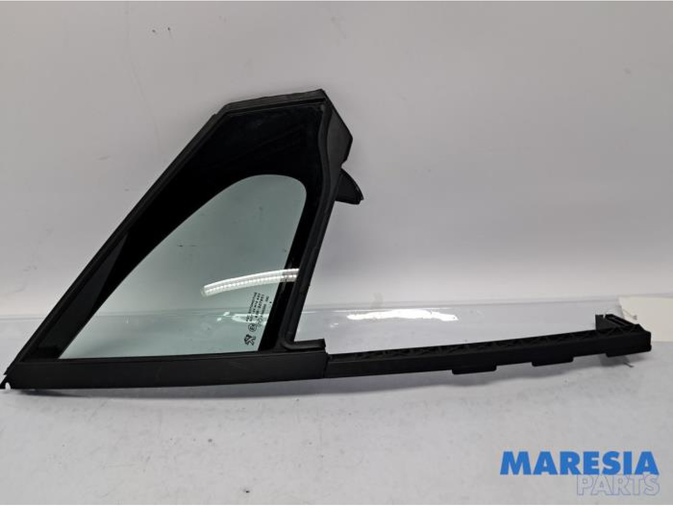 Peugeot - 208 - Quarter light, front right