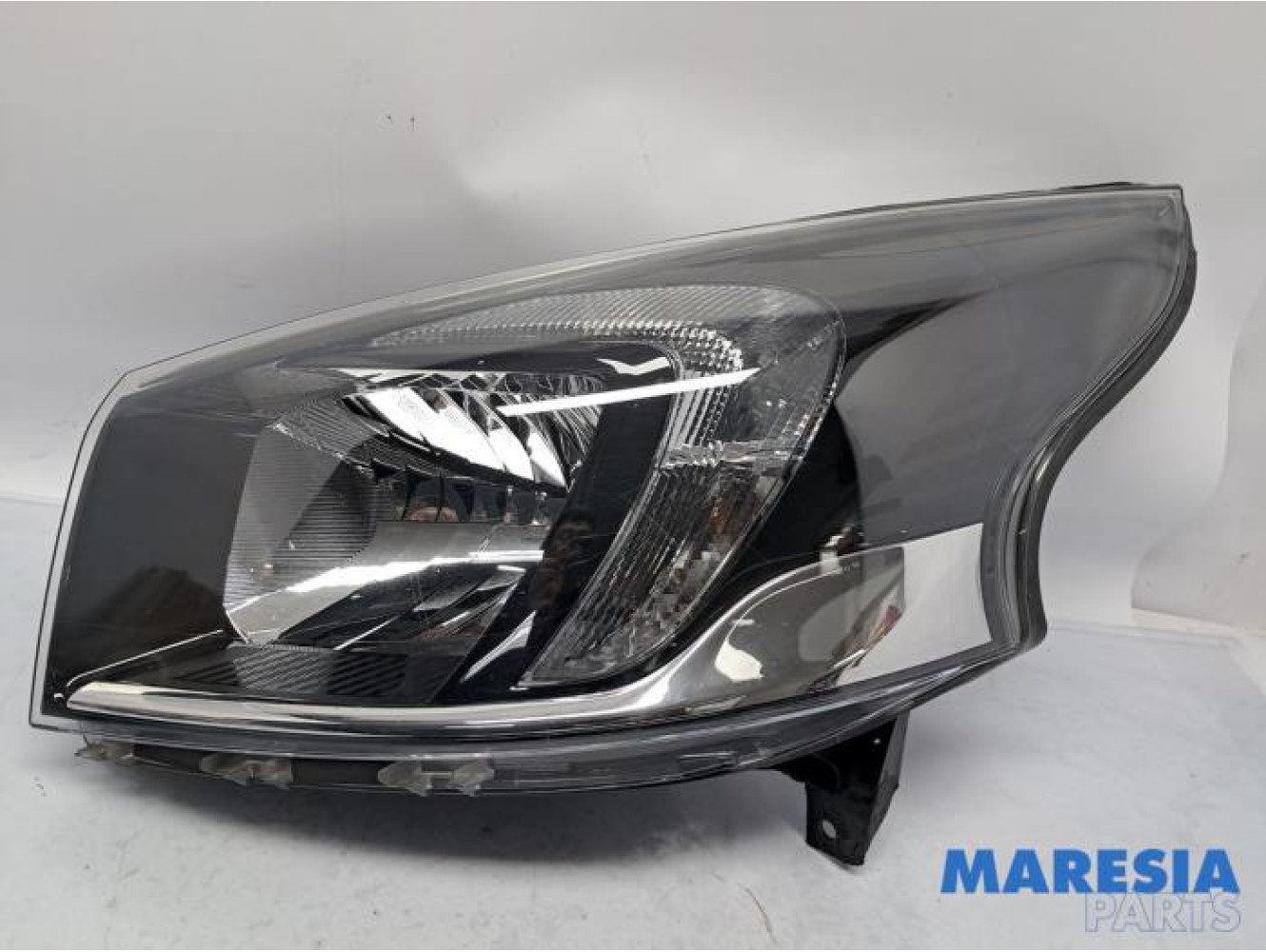 Opel - Vivaro - Scheinwerfer links