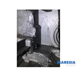 Opel - Vivaro - Scheinwerfer links