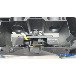 Renault - Clio - Lock plate