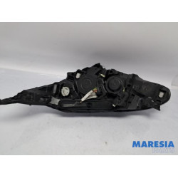 Peugeot - 208 - Koplamp rechts