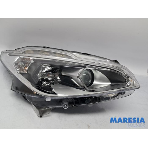 Peugeot - 208 - Koplamp rechts