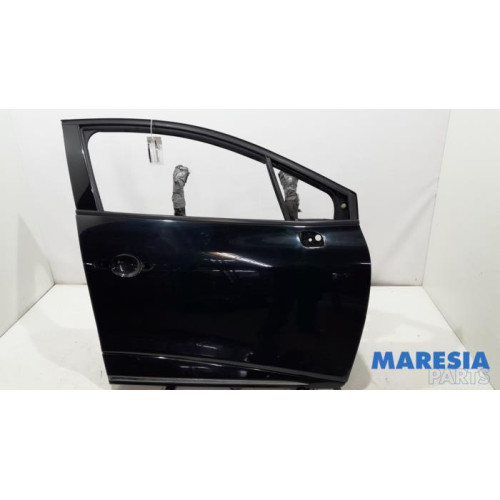 Renault - Clio - Front door 4-door, right