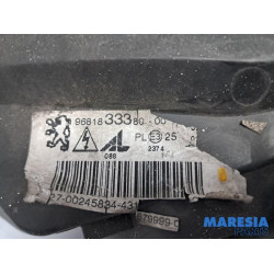 Peugeot - 307 - Koplamp rechts