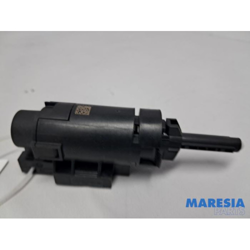 Peugeot - 308 - Brake light switch