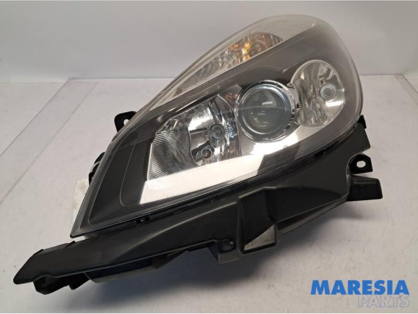 Renault - Clio - Koplamp links