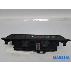 Renault - Trafic - Commutateur éclairage d'urgence