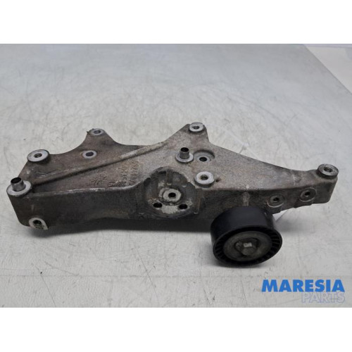 Fiat - Punto - Dynamosteun onder