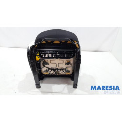 Peugeot - 2008 - Stoel rechts