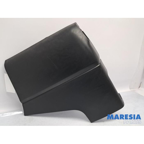 Renault - Trafic - Rear bumper corner, right