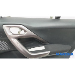 Peugeot - 2008 - Türverkleidung 4-türig rechts vorne