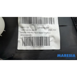 Peugeot - 2008 - Türverkleidung 4-türig rechts vorne