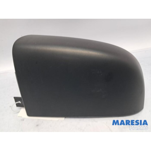 Renault - Trafic - C-stijl afdekkap rechts