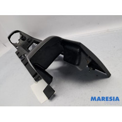 Renault - Trafic - Achterlichtrand rechts