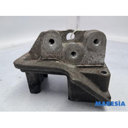 Fiat - Punto - Motorsteun