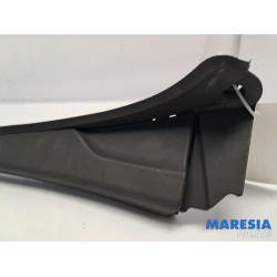 Renault - Trafic - Frontscreen frame