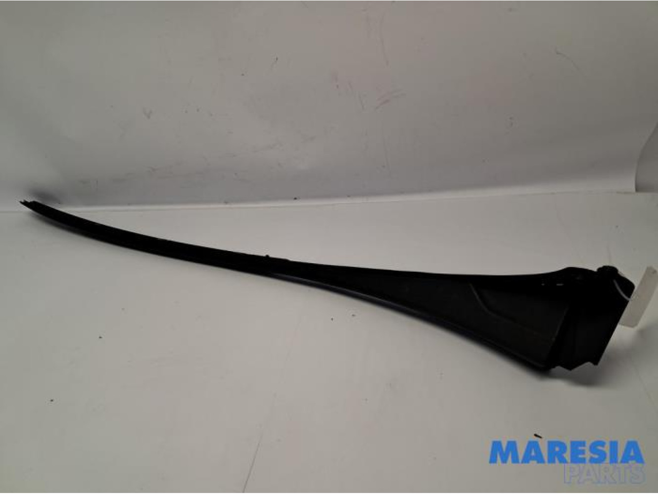 Renault - Trafic - Frontscreen frame