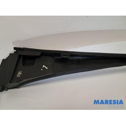 Renault - Trafic - Frontscreen frame