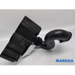 Renault - Trafic - Air intake hose