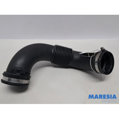 Renault - Trafic - Air intake hose