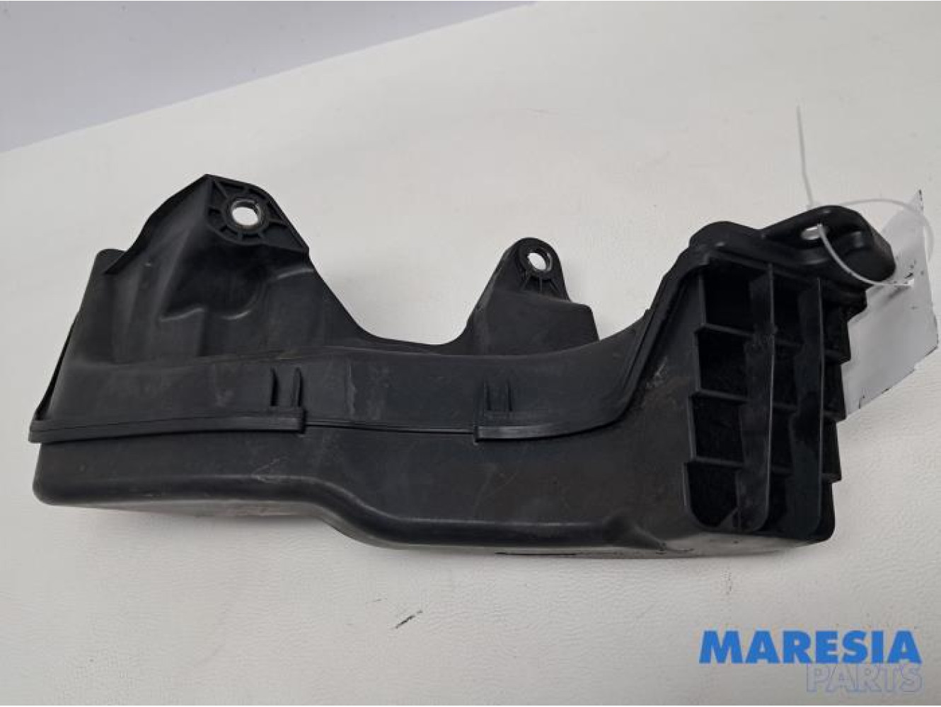 Renault - Trafic - Air intake hose