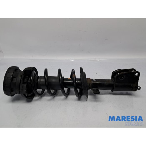 Renault - Trafic - Stoßdämpferstrebe links vorne