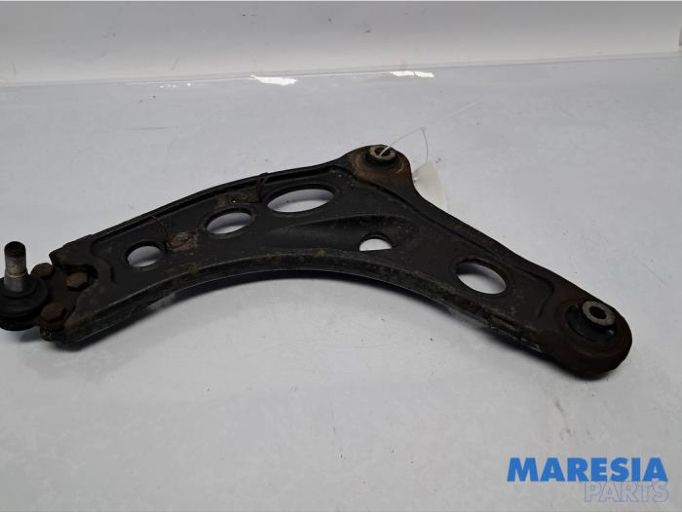 Renault - Trafic - Front lower wishbone, left