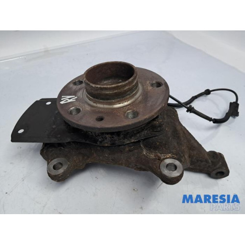 Renault - Trafic - Knuckle, front right