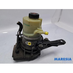 Renault - Trafic - Power steering pump