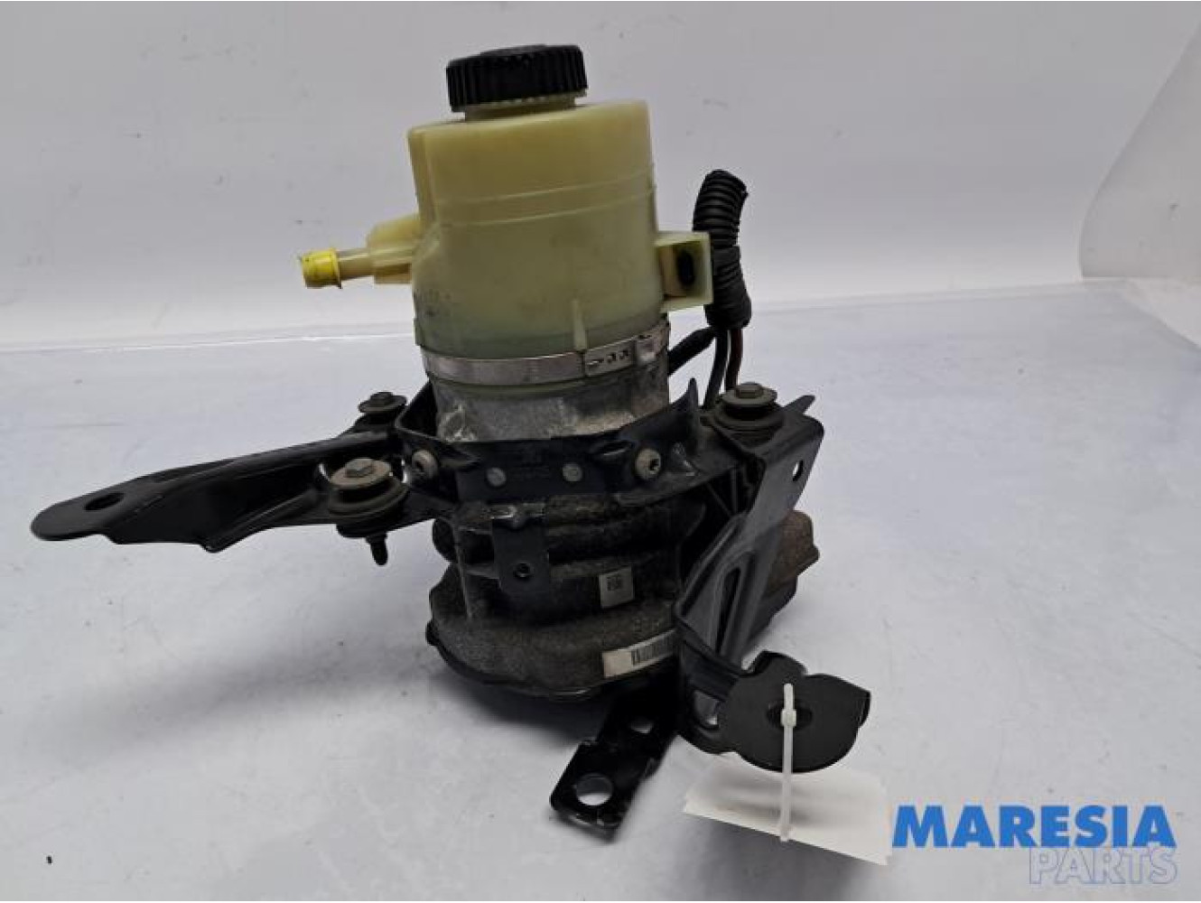 Renault - Trafic - Lenkkraftverstärker Pumpe